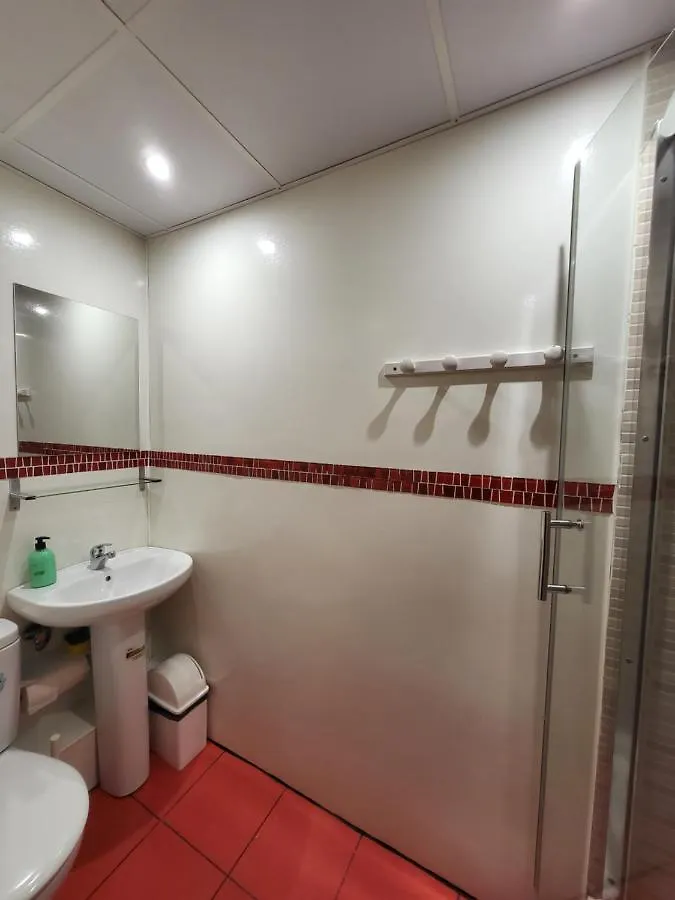Barcelona Rooms 294 2*,